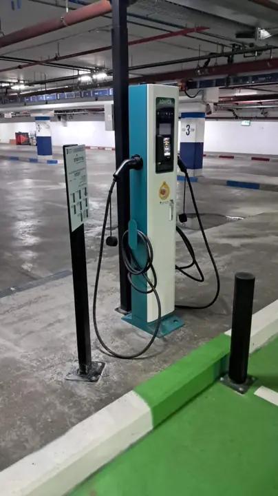 Pavilion 1: DC charger and bays